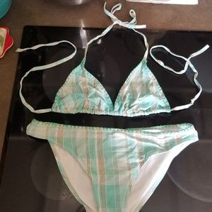 Womans med top and xl bottom bikini